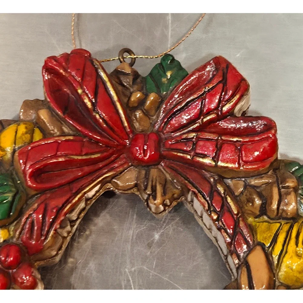 Vintage Reading and Company Christmas Wreath Ornament Holiday Decor plastic‎